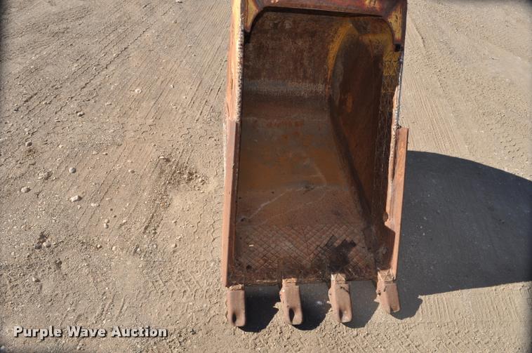 image for item L5049 1990 Caterpillar EL200B excavator