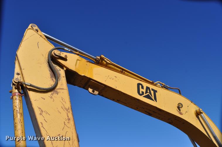 image for item L5049 1990 Caterpillar EL200B excavator