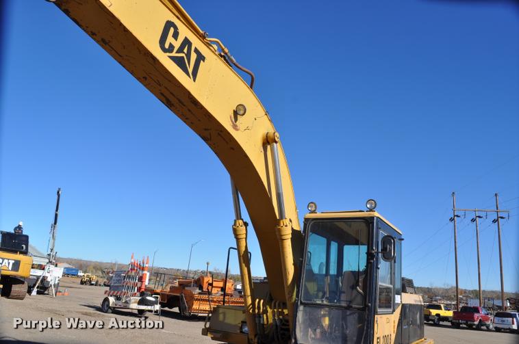 image for item L5049 1990 Caterpillar EL200B excavator
