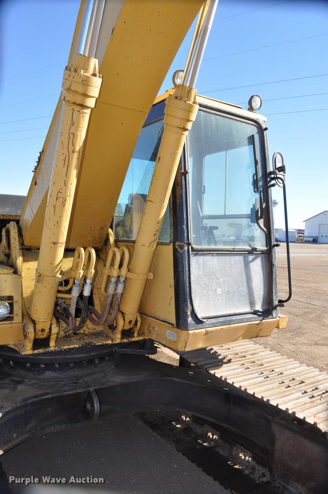image for item L5049 1990 Caterpillar EL200B excavator