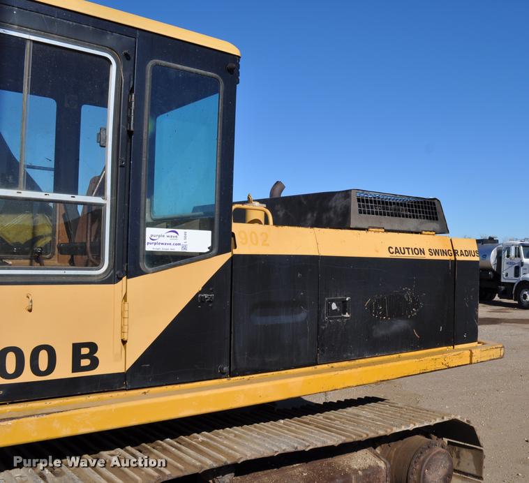 image for item L5049 1990 Caterpillar EL200B excavator