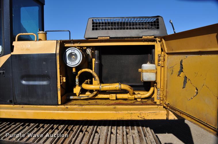 image for item L5049 1990 Caterpillar EL200B excavator