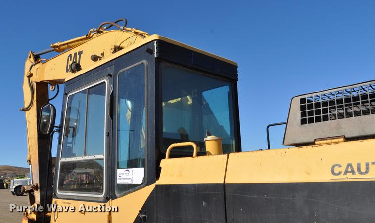 image for item L5049 1990 Caterpillar EL200B excavator