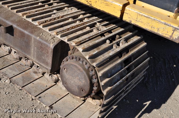 image for item L5049 1990 Caterpillar EL200B excavator