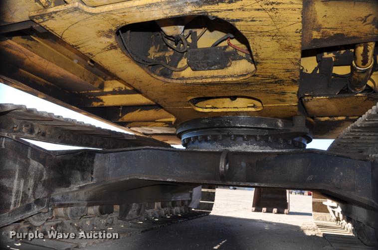 image for item L5049 1990 Caterpillar EL200B excavator