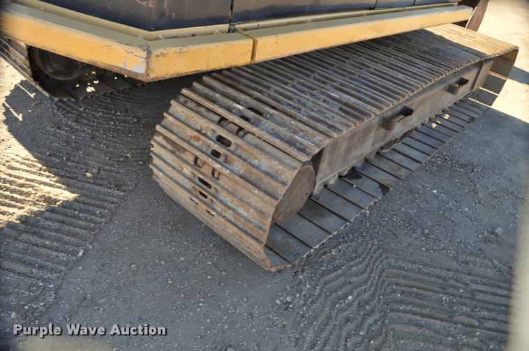 image for item L5049 1990 Caterpillar EL200B excavator