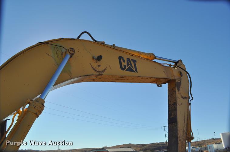 image for item L5049 1990 Caterpillar EL200B excavator