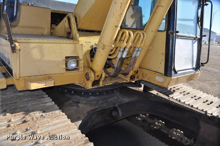 image for item L5049 1990 Caterpillar EL200B excavator
