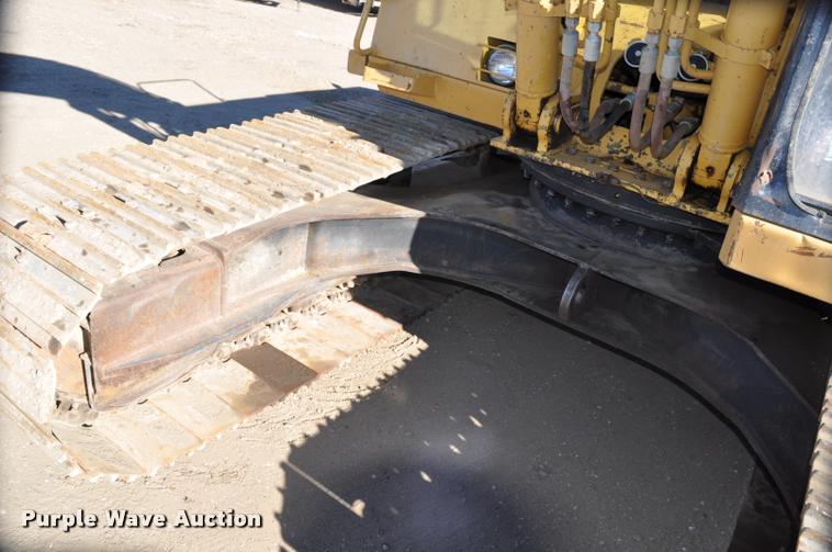 image for item L5049 1990 Caterpillar EL200B excavator