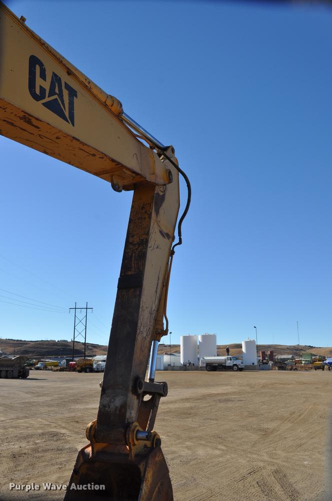 image for item L5049 1990 Caterpillar EL200B excavator