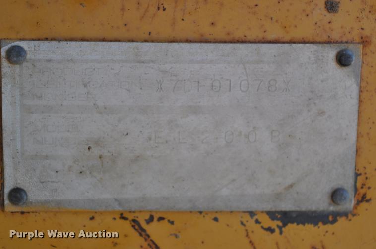 image for item L5049 1990 Caterpillar EL200B excavator