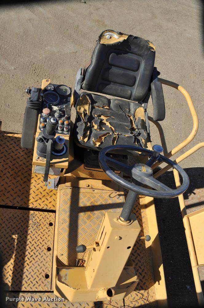 image for item L5050 1990 Caterpillar CB-534 double drum vibratory roller