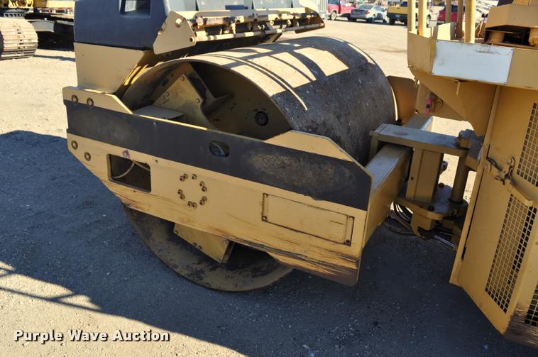 image for item L5050 1990 Caterpillar CB-534 double drum vibratory roller