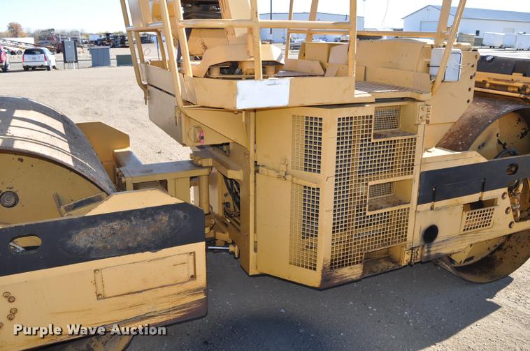 image for item L5050 1990 Caterpillar CB-534 double drum vibratory roller