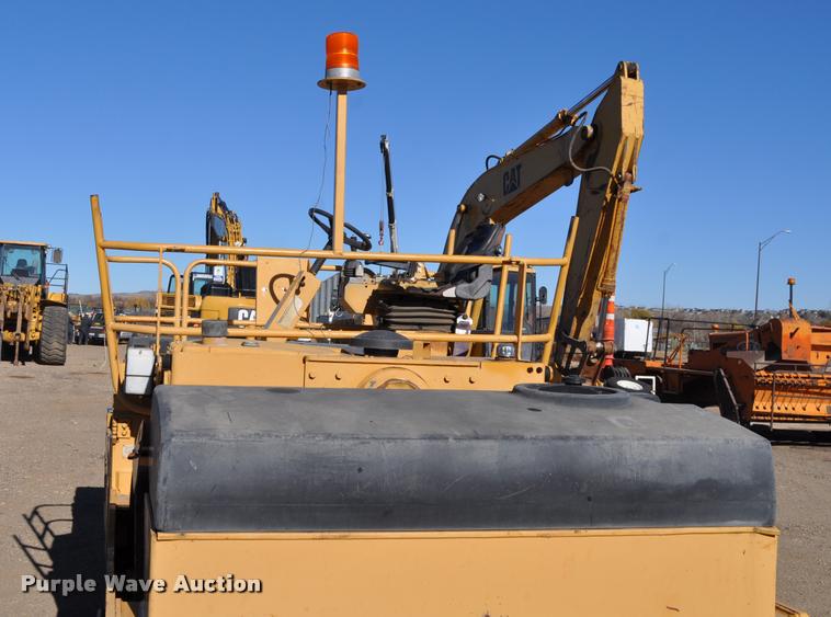 image for item L5050 1990 Caterpillar CB-534 double drum vibratory roller