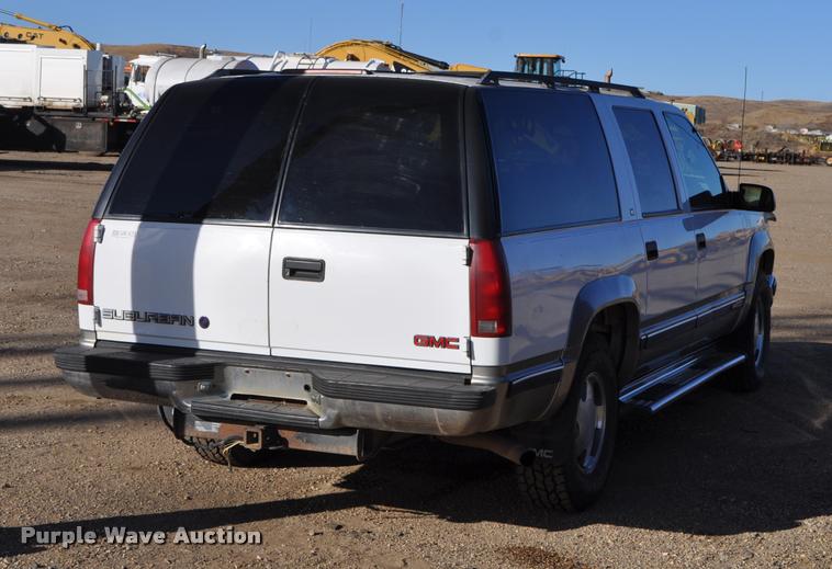 image for item L5055 1999 GMC Suburban 1500 SUV