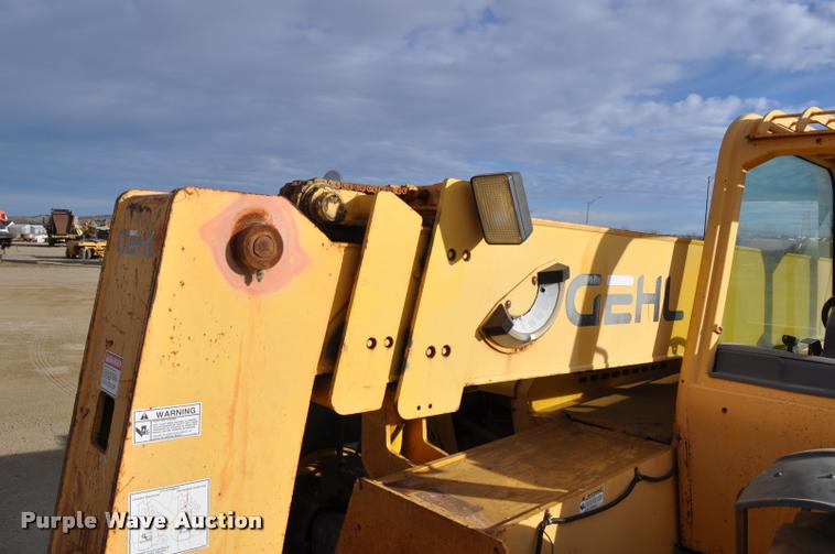 image for item L5057 1999 Gehl DL6L-40 telehandler