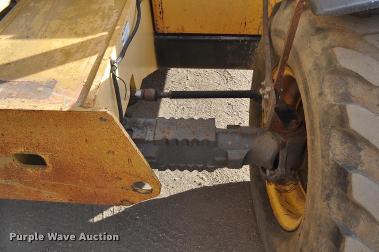 image for item L5057 1999 Gehl DL6L-40 telehandler