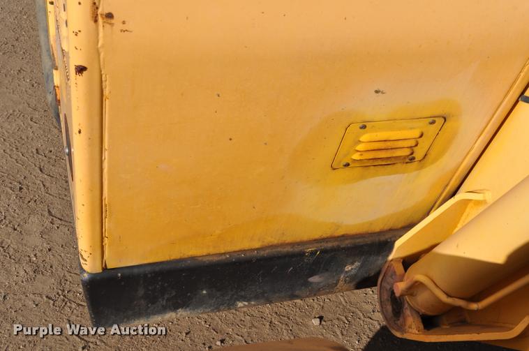 image for item L5057 1999 Gehl DL6L-40 telehandler