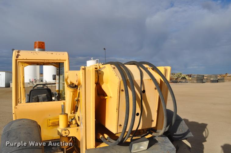 image for item L5057 1999 Gehl DL6L-40 telehandler