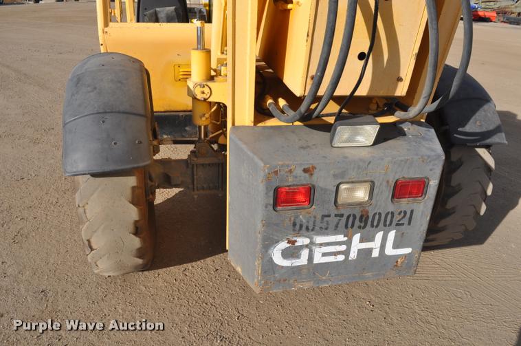 image for item L5057 1999 Gehl DL6L-40 telehandler