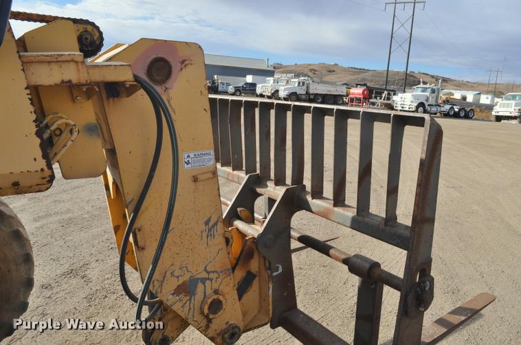 image for item L5057 1999 Gehl DL6L-40 telehandler