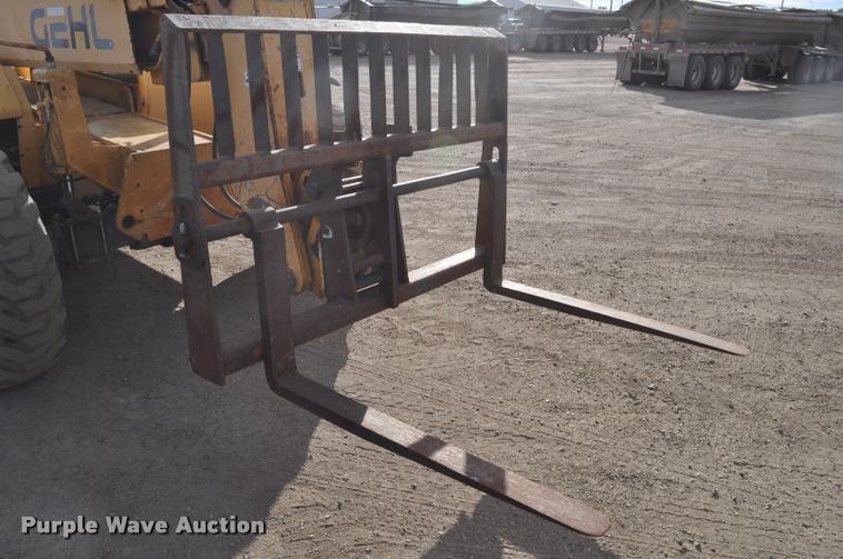 image for item L5057 1999 Gehl DL6L-40 telehandler