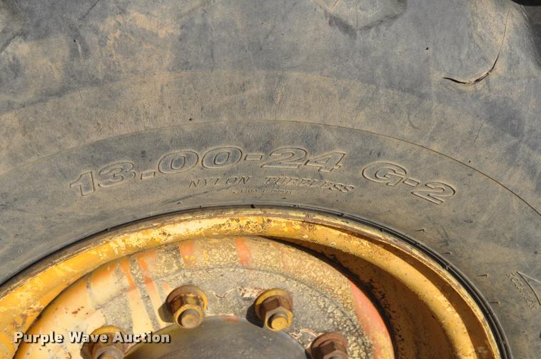 image for item L5057 1999 Gehl DL6L-40 telehandler