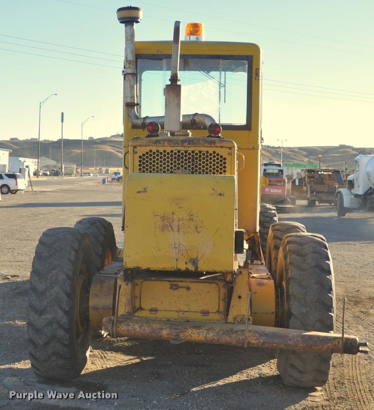 image for item L5059 1972 Caterpillar 120 rigid frame motor grader