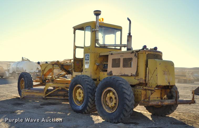 image for item L5059 1972 Caterpillar 120 rigid frame motor grader