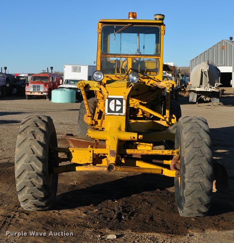 image for item L5059 1972 Caterpillar 120 rigid frame motor grader