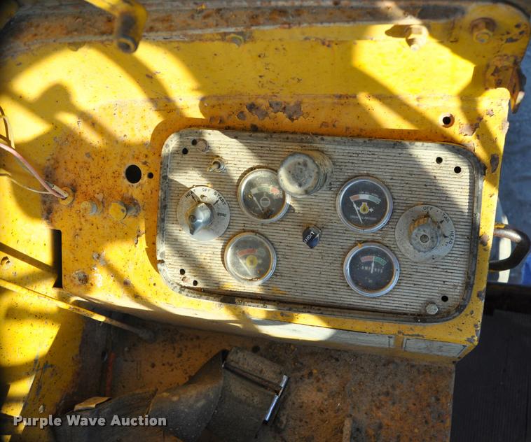 image for item L5059 1972 Caterpillar 120 rigid frame motor grader