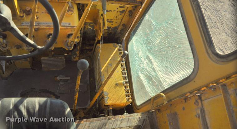 image for item L5059 1972 Caterpillar 120 rigid frame motor grader