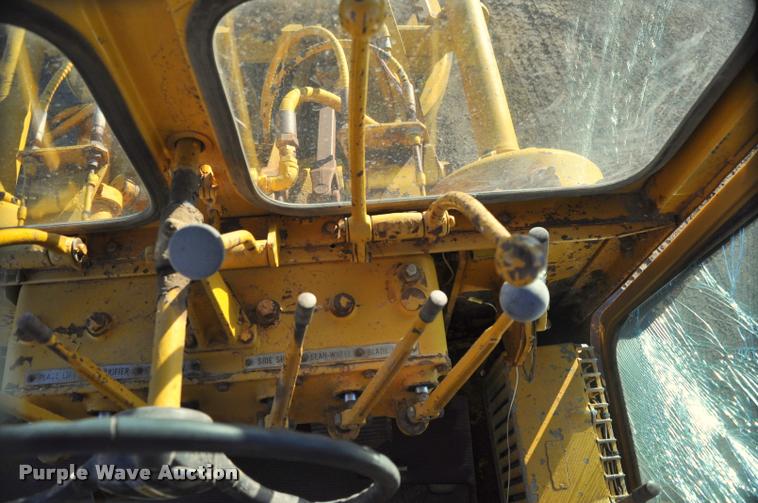 image for item L5059 1972 Caterpillar 120 rigid frame motor grader