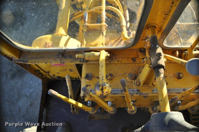image for item L5059 1972 Caterpillar 120 rigid frame motor grader