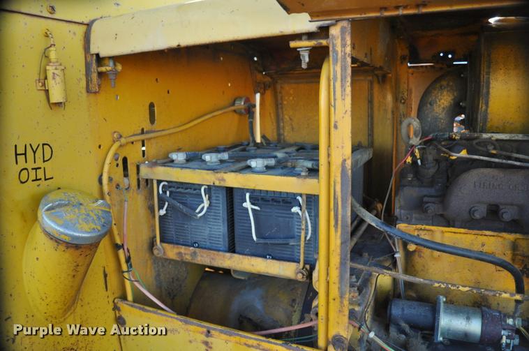image for item L5059 1972 Caterpillar 120 rigid frame motor grader