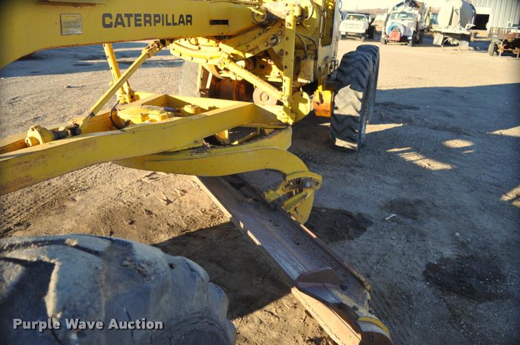 image for item L5059 1972 Caterpillar 120 rigid frame motor grader