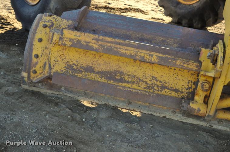 image for item L5059 1972 Caterpillar 120 rigid frame motor grader