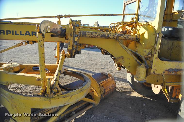 image for item L5059 1972 Caterpillar 120 rigid frame motor grader