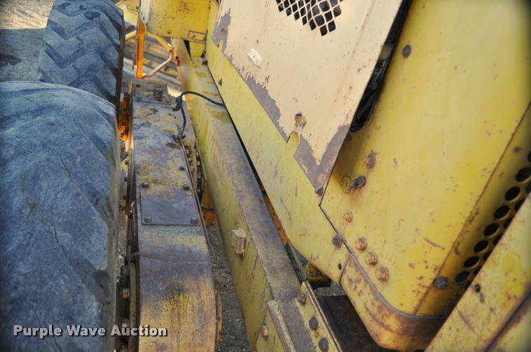 image for item L5059 1972 Caterpillar 120 rigid frame motor grader