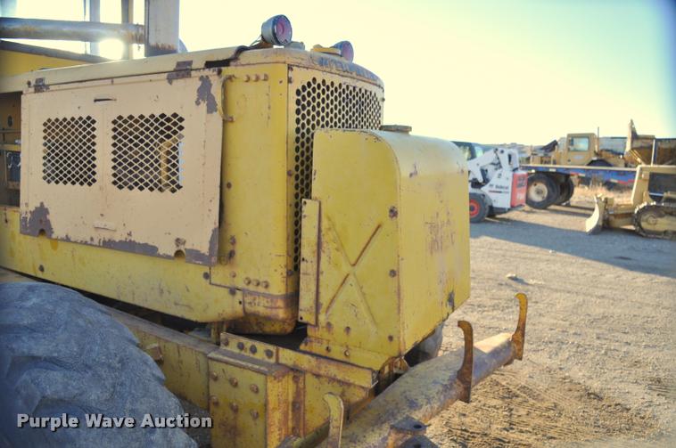 image for item L5059 1972 Caterpillar 120 rigid frame motor grader