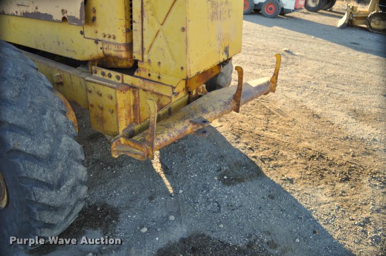 image for item L5059 1972 Caterpillar 120 rigid frame motor grader
