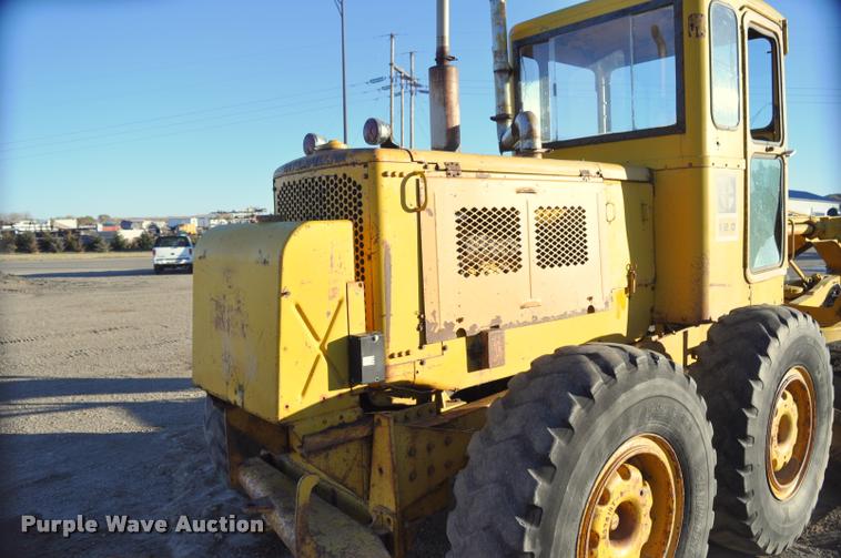 image for item L5059 1972 Caterpillar 120 rigid frame motor grader