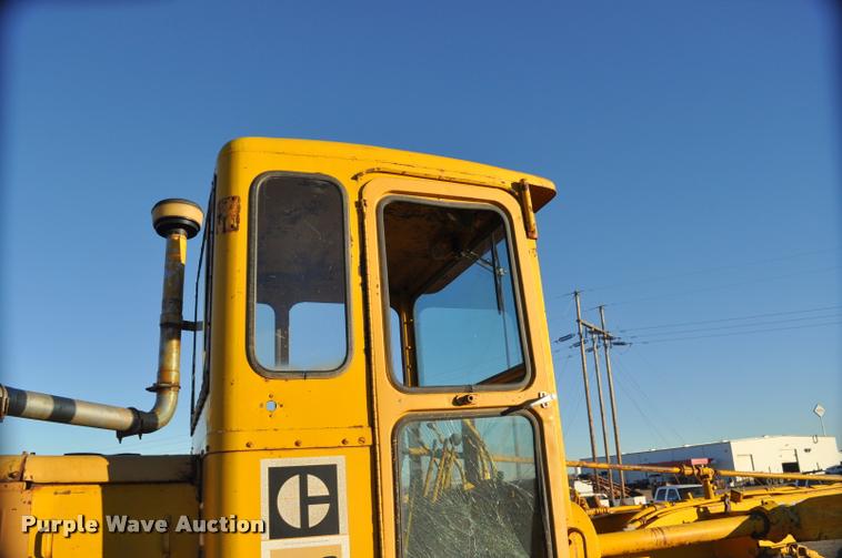 image for item L5059 1972 Caterpillar 120 rigid frame motor grader
