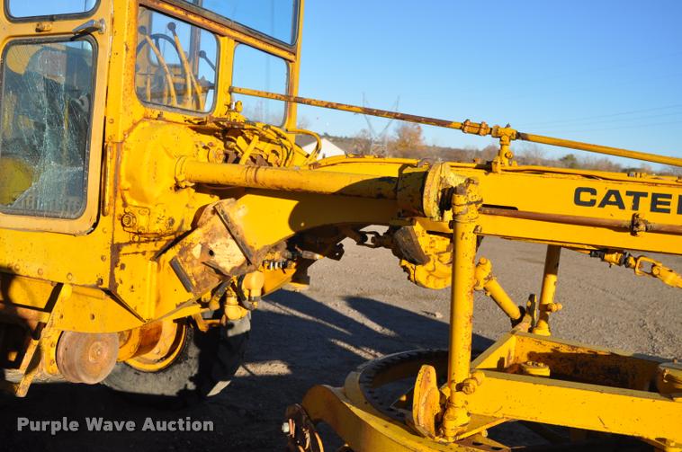 image for item L5059 1972 Caterpillar 120 rigid frame motor grader
