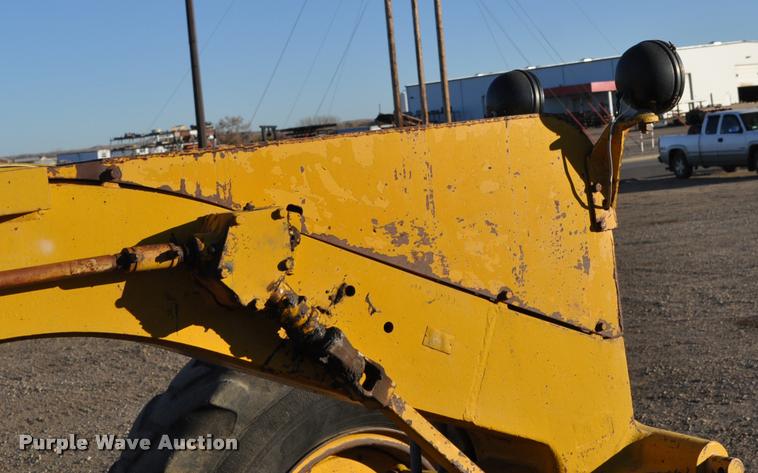 image for item L5059 1972 Caterpillar 120 rigid frame motor grader