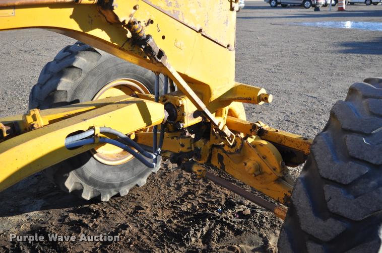 image for item L5059 1972 Caterpillar 120 rigid frame motor grader