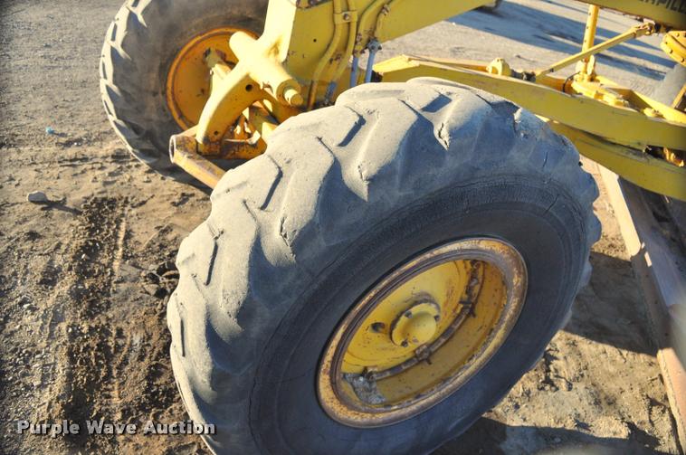 image for item L5059 1972 Caterpillar 120 rigid frame motor grader