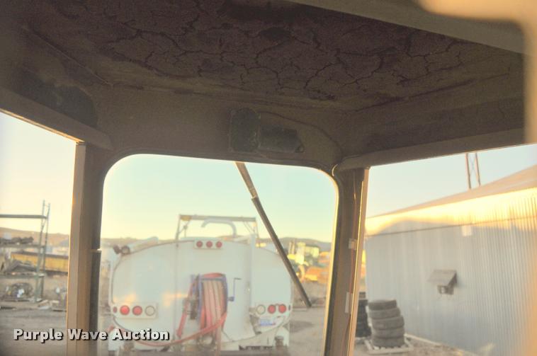 image for item L5061 1990 Caterpillar CP-323 single drum roller