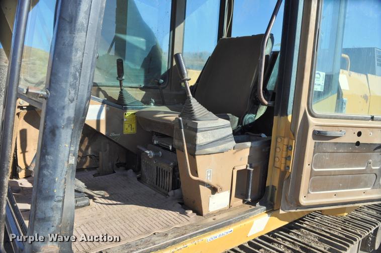 image for item L5062 1989 Caterpillar EL200B excavator